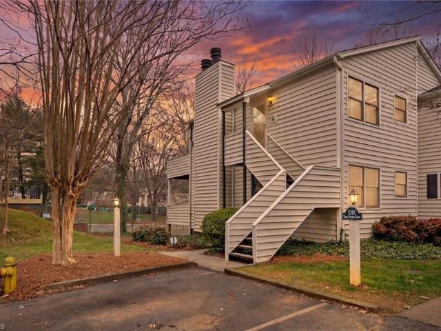 Condo for sale in Clemmons, North Carolina