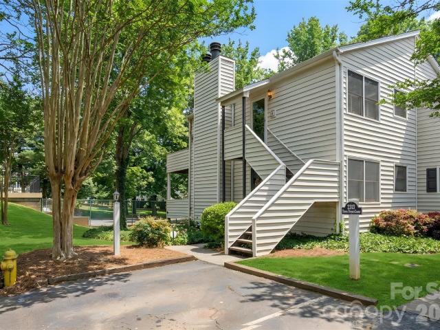Condo for sale in Clemmons, North Carolina