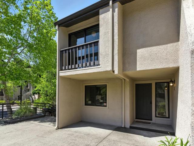 Townhouse for sale in San Mateo