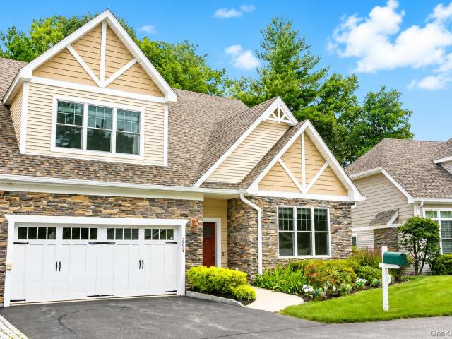 Condo for sale in Cortlandt Manor, New York