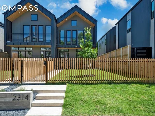 Townhouse for rent in Dallas