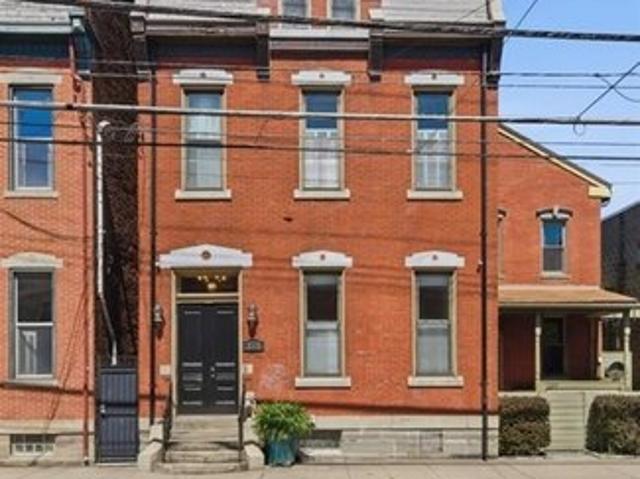 House for sale in Pittsburg, Pennsylvania