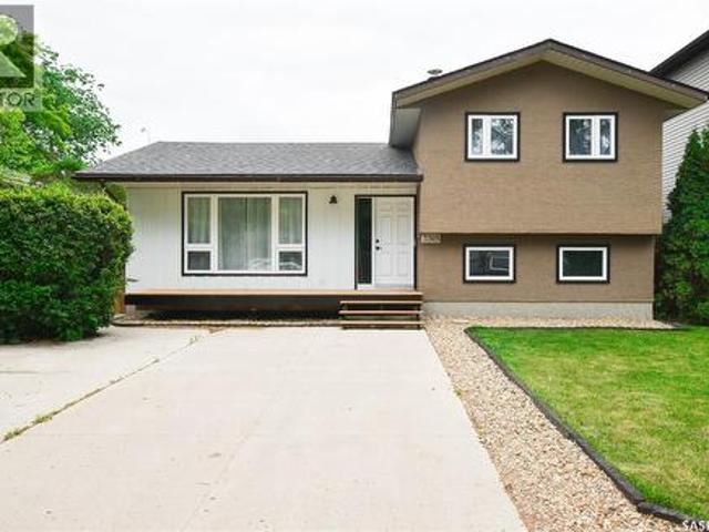 House for sale in Saskatoon, Saskatchewan