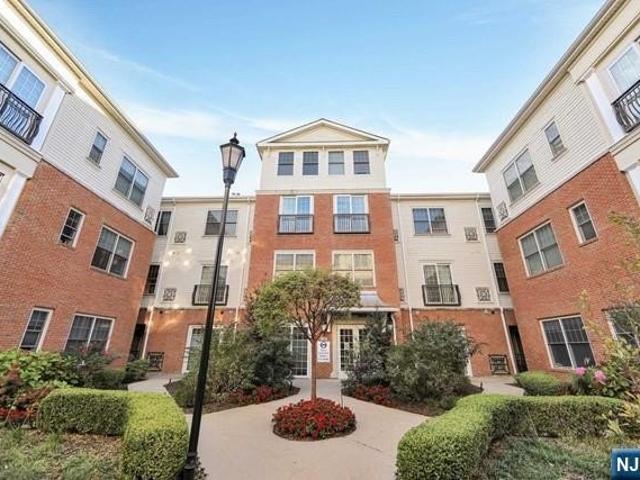 Condo for sale in Tenafly, New Jersey
