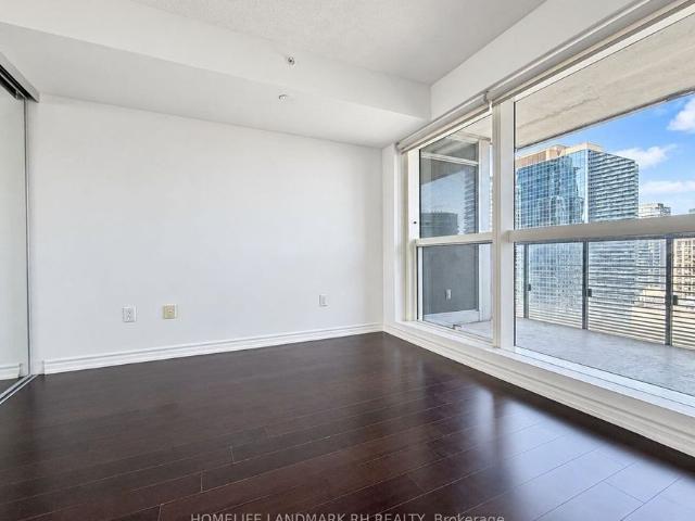 House for rent in Toronto Centre, Toronto