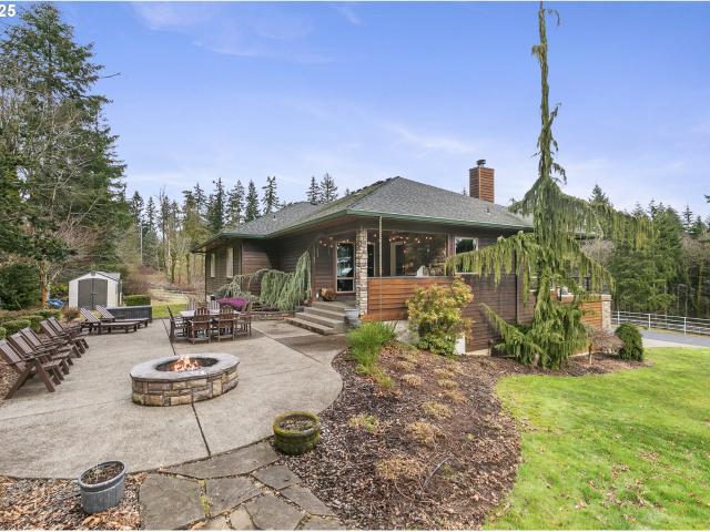 House for sale in La Center