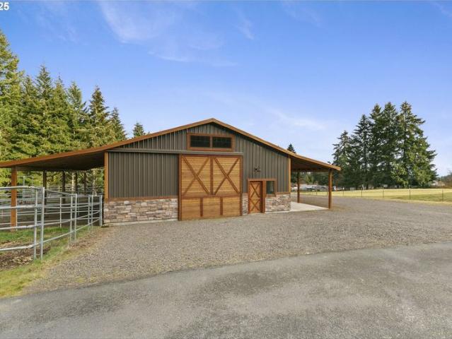 House for sale in La Center