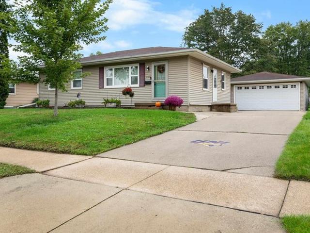 House for sale in Cedar Falls, Black Hawk County