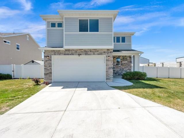 House for sale in Syracuse, Utah