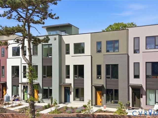 Townhouse for sale in Virginia