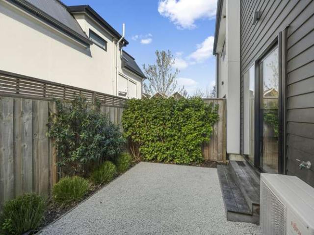 Townhouse for sale in Heathcote, Canterbury