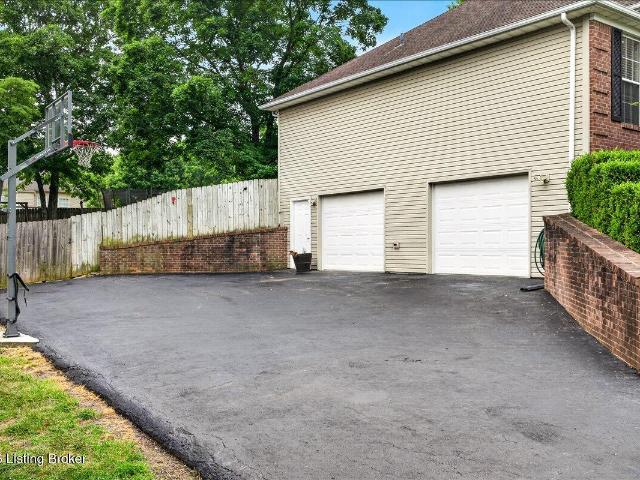 House for sale in La Grange, Kentucky