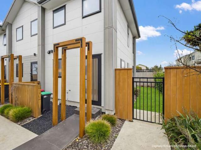 Apartment for sale in Chaslands, Canterbury