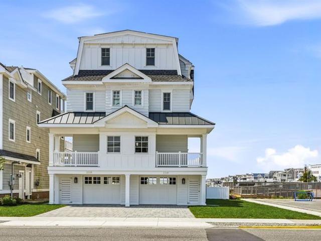 Townhouse for sale in Avalon, New Jersey