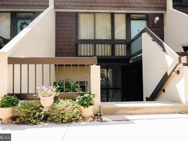 Condo for sale in Arlington, Northampton County