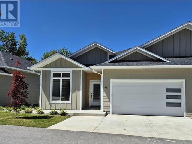 House for sale in Salmon Arm, British Columbia
