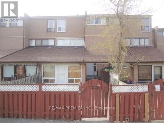 Townhouse for sale in Woburn, Ontario