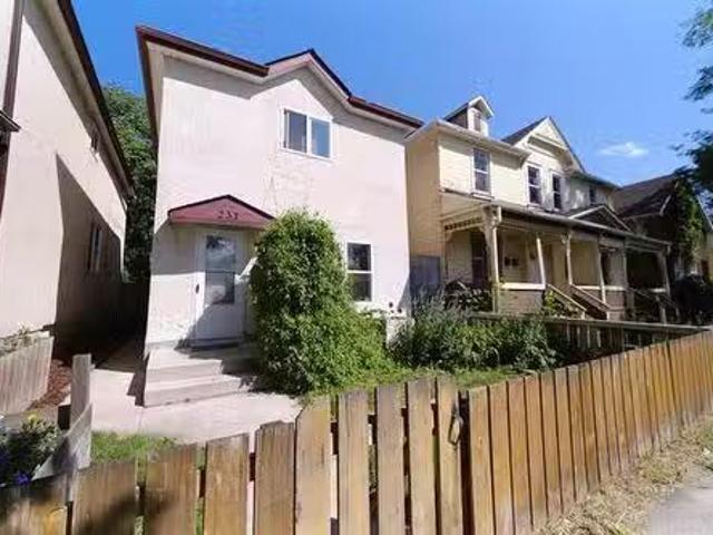 House for sale in East St. Paul, Manitoba