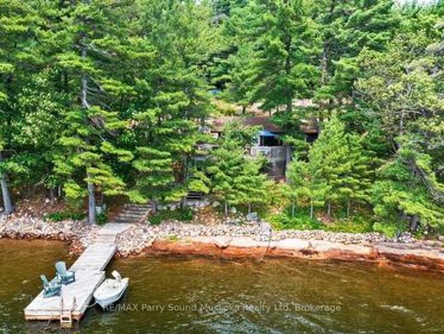 House for sale in Ontario