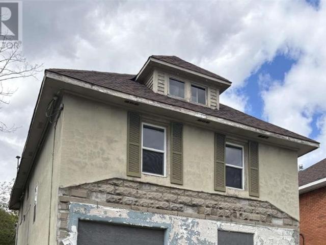 Duplex for sale in Sault Sainte Marie, Ontario