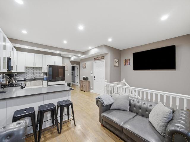 Condo for sale in Washington Park, Chicago