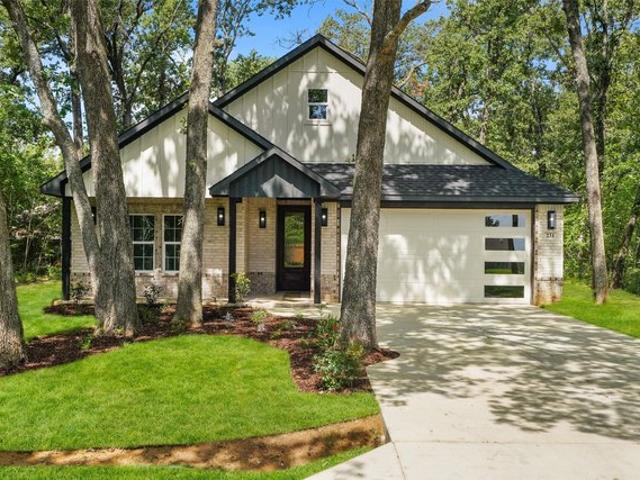 House for sale in Henderson, Texas