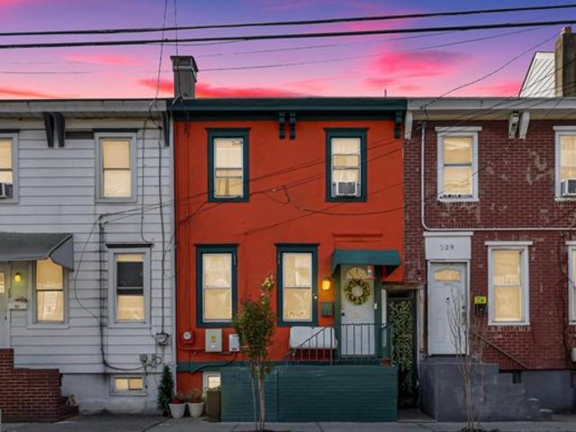 Townhouse for sale in Trenton, New Jersey