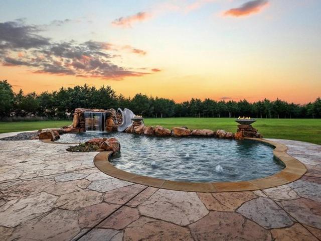 House for sale in Pottsboro, Texas