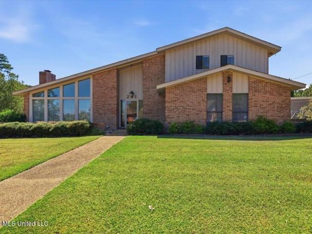 House for sale in Clinton, Hinds County