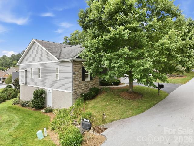 Townhouse for sale in Etowah, North Carolina