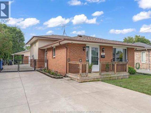 House for sale in Amherstburg, Ontario