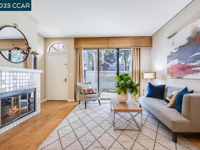 Townhouse for sale in Pleasant Hill, California