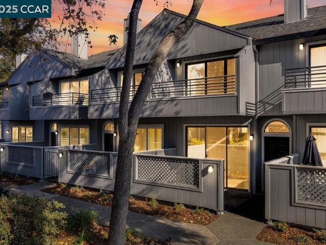 Townhouse for sale in Pleasant Hill, California