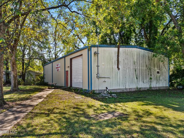 Commercial for sale in Batesville, Mississippi