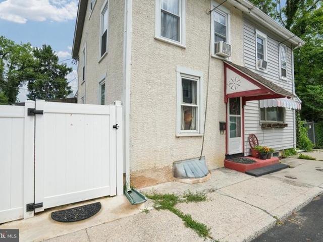 Townhouse for sale in Chester, Pennsylvania