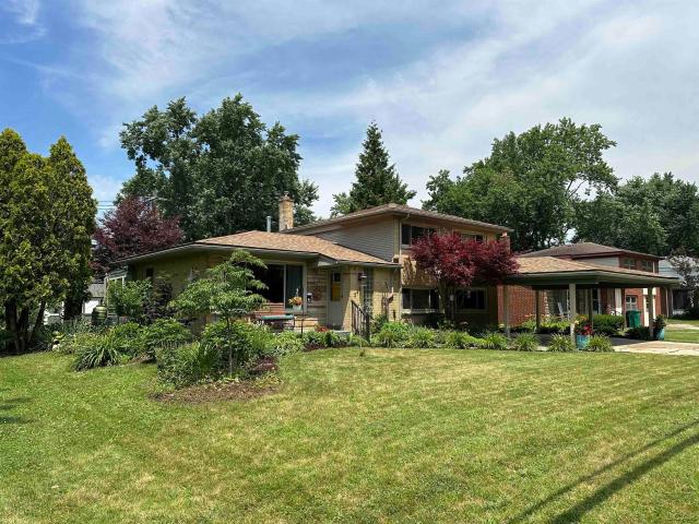 House for sale in Saline