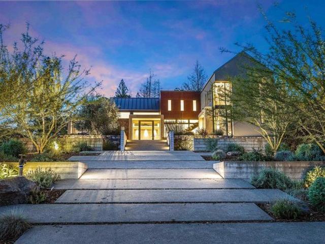 House for sale in Cloverdale, California