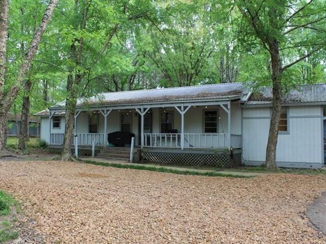 House for sale in Como, Mississippi