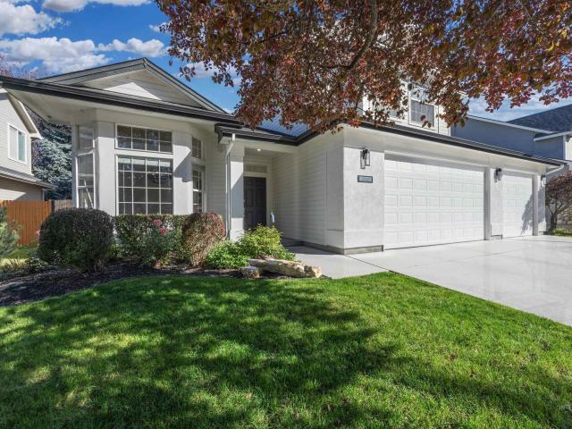House for sale in Lexington Hills, Eagle