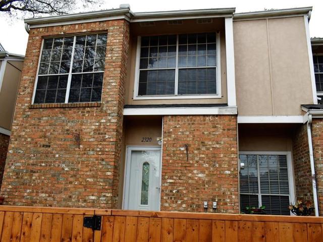 Townhouse for sale in Irving, Texas