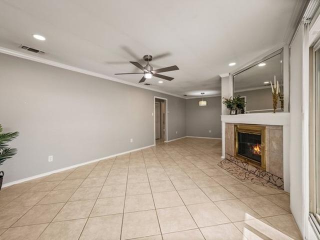 Condo for sale in Arlington, Texas