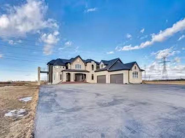 House for sale in Alberta