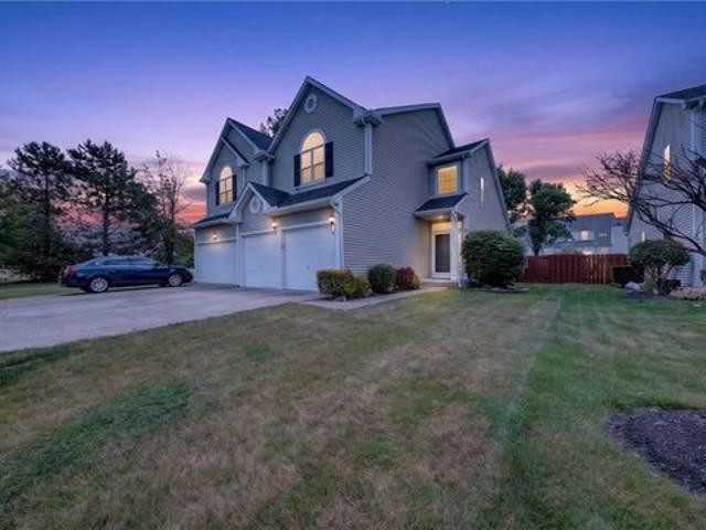 Townhouse for sale in Olmsted Falls, Ohio