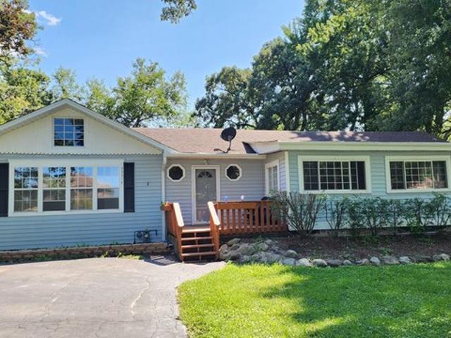 House for sale in Lake Zurich, Illinois