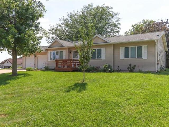 House for sale in Linn, Iowa