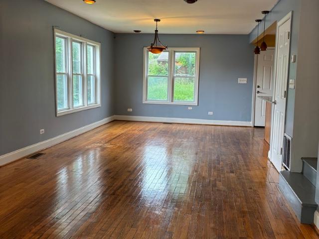 House for sale in Great Lakes, Illinois