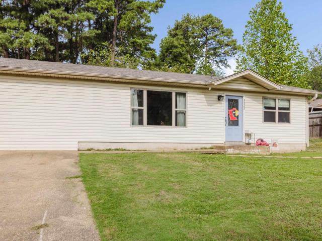 House for sale in Benton, Saline County