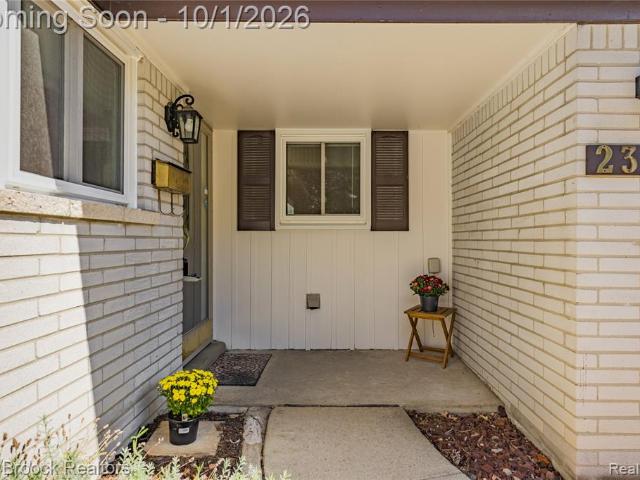 House for sale in Westlake, Farmington Hills