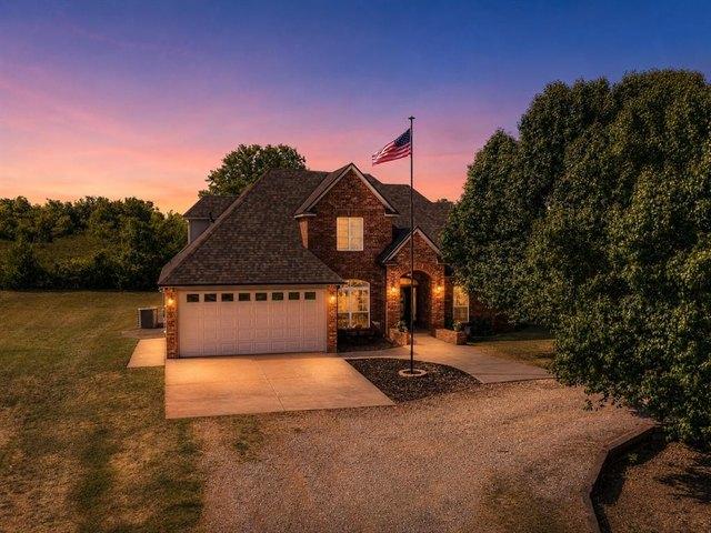 House for sale in Newcastle, McClain County