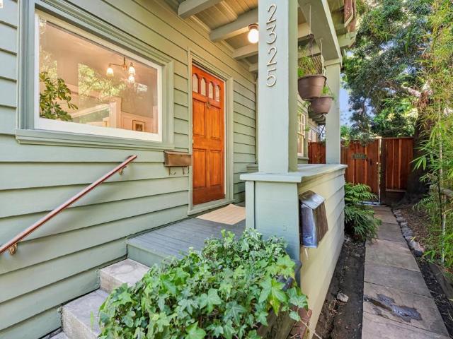 Condo for sale in Berkeley, California
